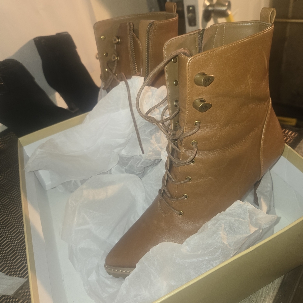 Michael Kors Tan Lace-Up Women's Boots - Picture 2 of 2